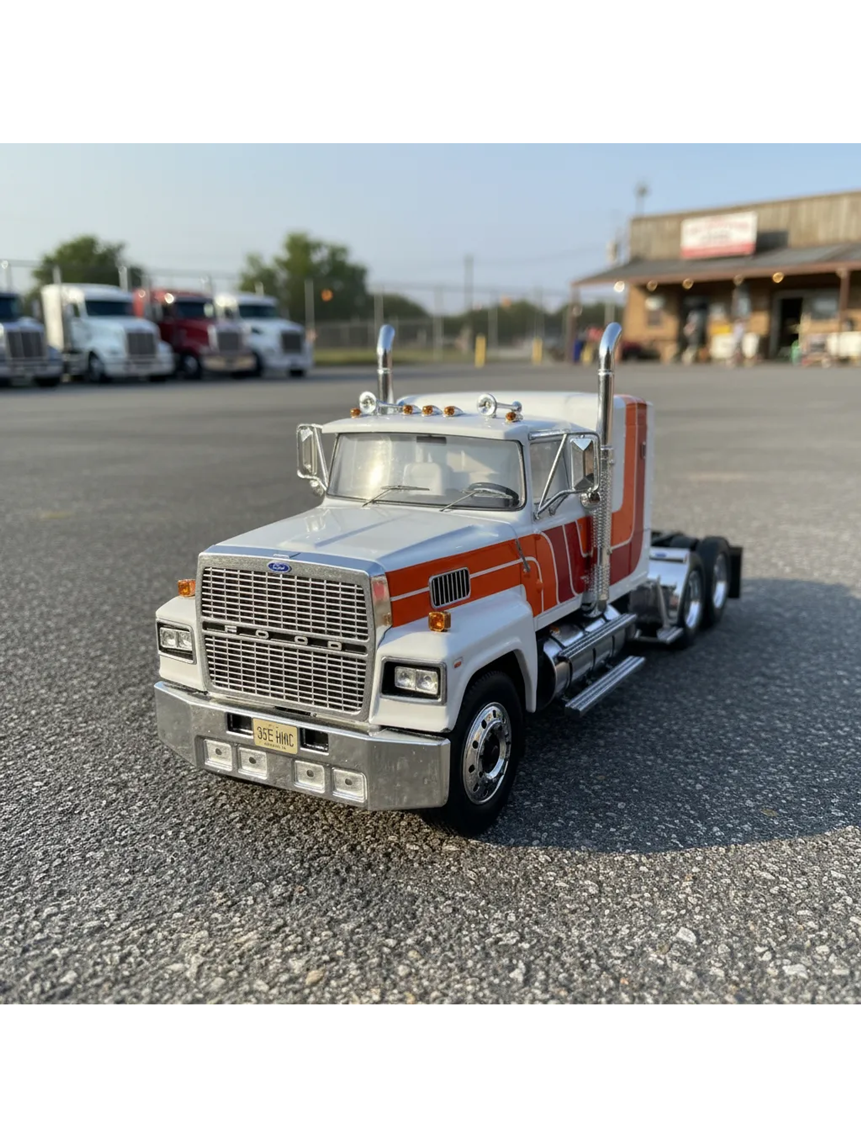 Camión Ford LTL-9000 – Ixo Models 1:43 – Clásico Americano en Chile 11