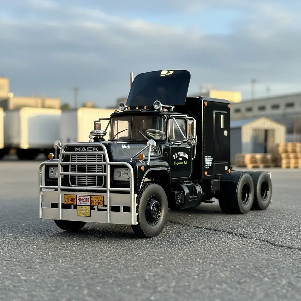 Camión Mack Serie R 1966 | IXO 1:43 Coleccionable 2