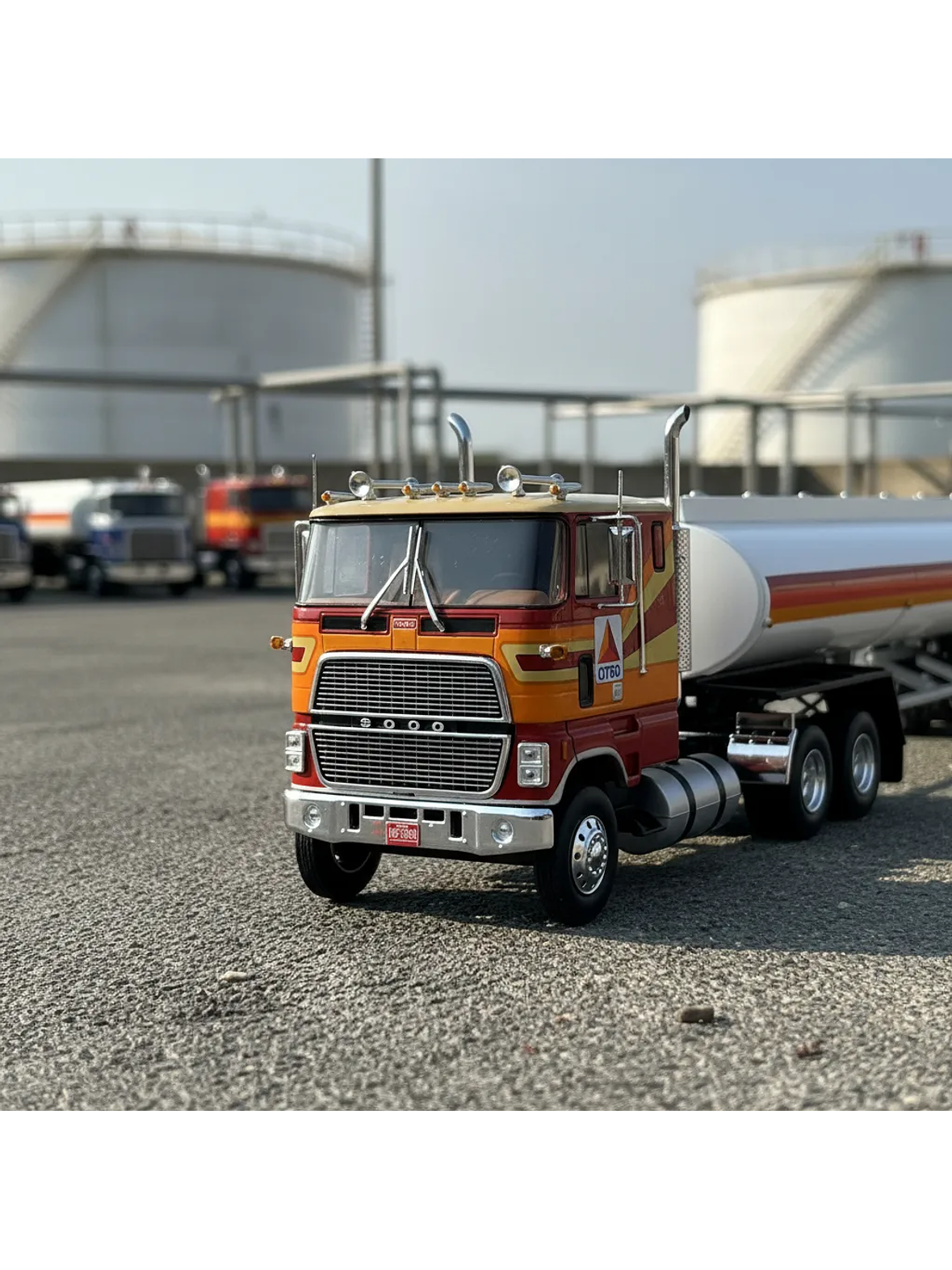 Camión Ford CL-9000 1976 Cisterna CITGO 1:43 – Nostalgia del Transporte Americano 1