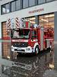 Mercedes-Benz Atego DLK 23/12 Metz – Feuerwehr Halle – IXO Models 1:43 - Miniatura 1
