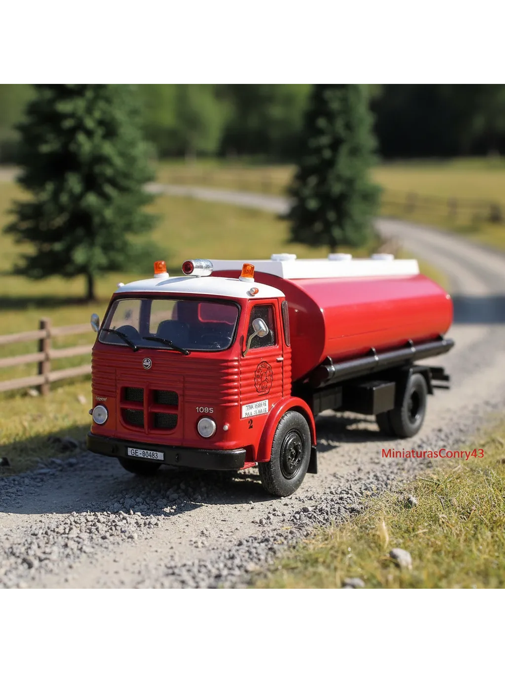 Pegaso 1095 Super Comet Bomberos 1:43 en blister – Modelo coleccionable IXO/Altaya 1