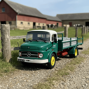 Mercedes-Benz L 1113 Laitier 1968 – Camión Lechero Clásico | IXO Models 1:43