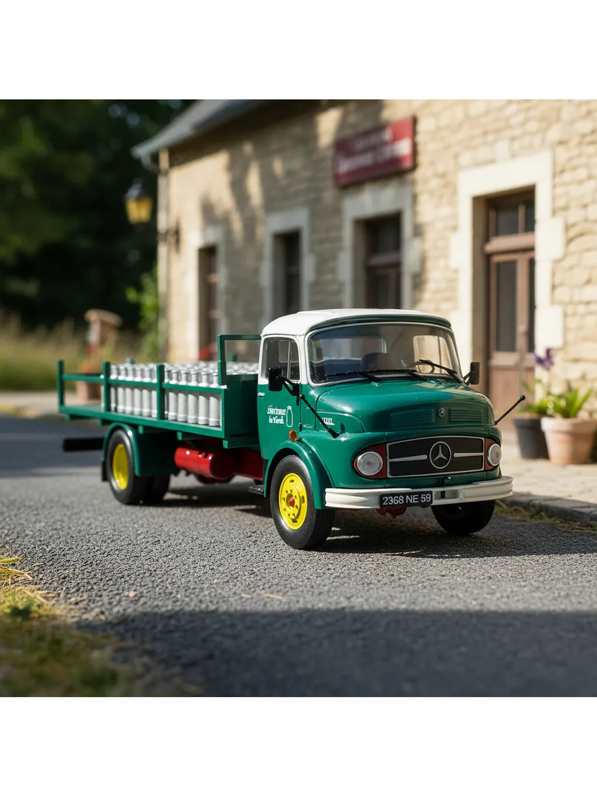 Mercedes-Benz L 1113 Laitier 1968 – Camión Lechero Clásico | IXO Models 1:43 2