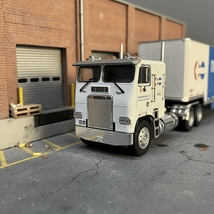 Freightliner FLA NorthAmerican – Camión Clásico Americano – 1:43
