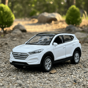 Hyundai Tucson SUV – Modelo a Escala Welly 1:32 | Detalle Realista y Coleccionismo Automotriz