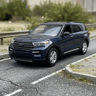 Motormax Ford Explorer XLT 2022 1:24 – SUV tres filas moderno para coleccionistas | Ruta Nostalgia