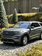 Motormax Ford Explorer XLT 2022 1:24 – SUV tres filas moderno para coleccionistas | Ruta Nostalgia - Miniatura 12