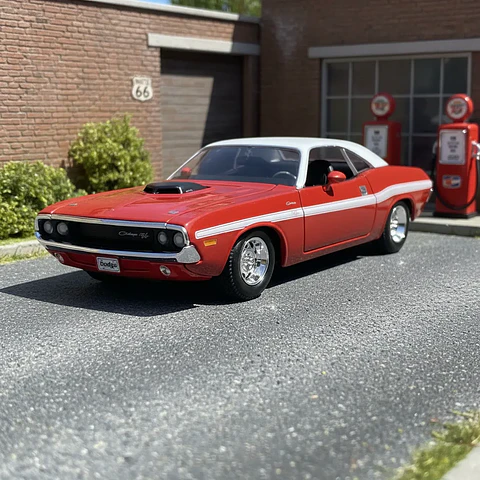 Maisto Dodge Challenger R/T 1970 1:24 rojo/techo blanco – Muscle car a escala para colección | Chile