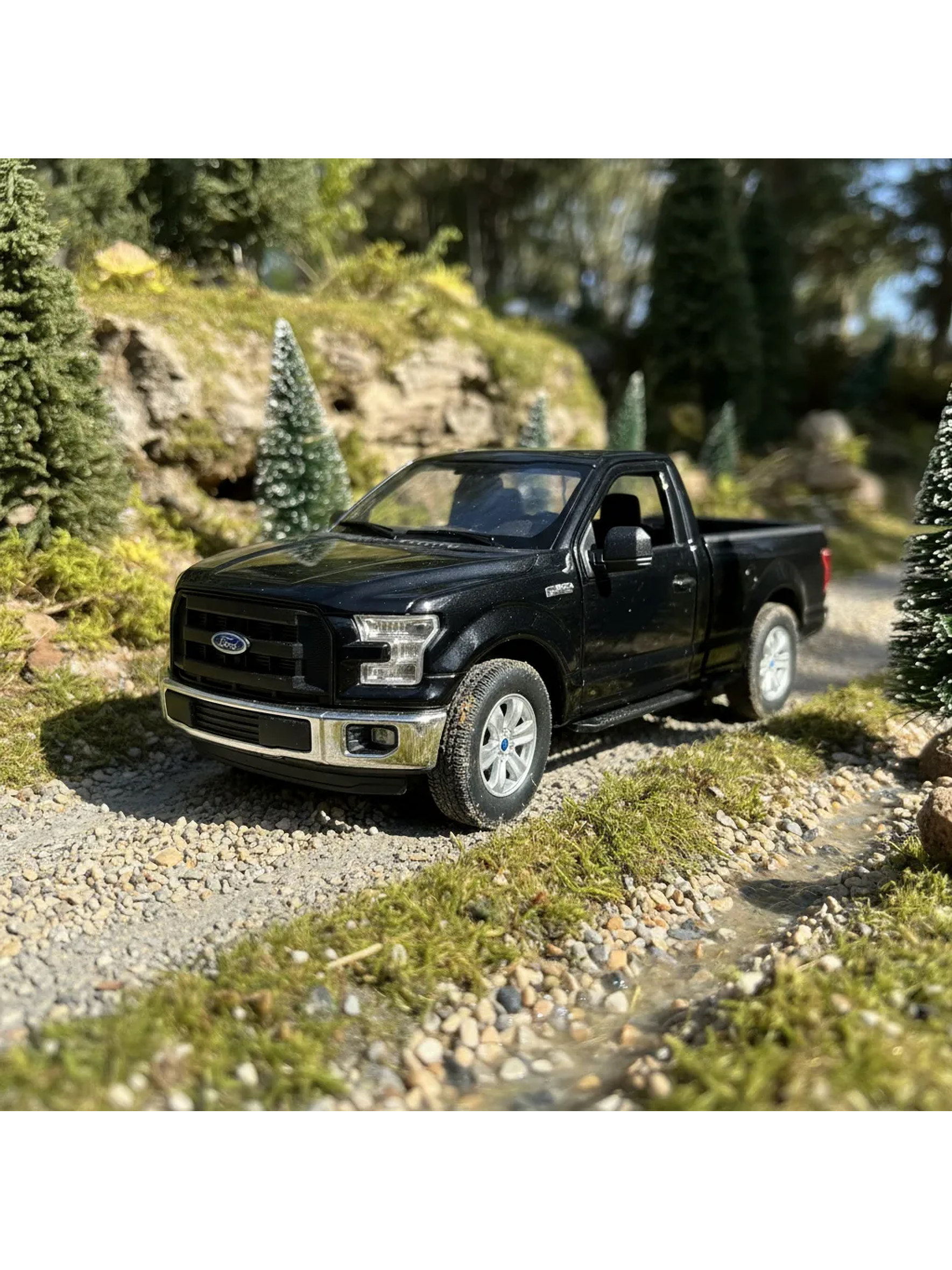 WELLY Ford F-150 Regular Cab 2015 1:24 rojo – Pick-up a escala die-cast con puertas y portalón operativos | Chile.  SIN CAJA ORIGINAL 13