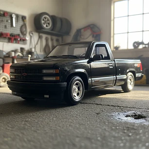 Maisto Chevrolet 454 SS Pick-up 1993 - Camioneta de culto a escala 1:24  – el “muscle truck” de los 90's