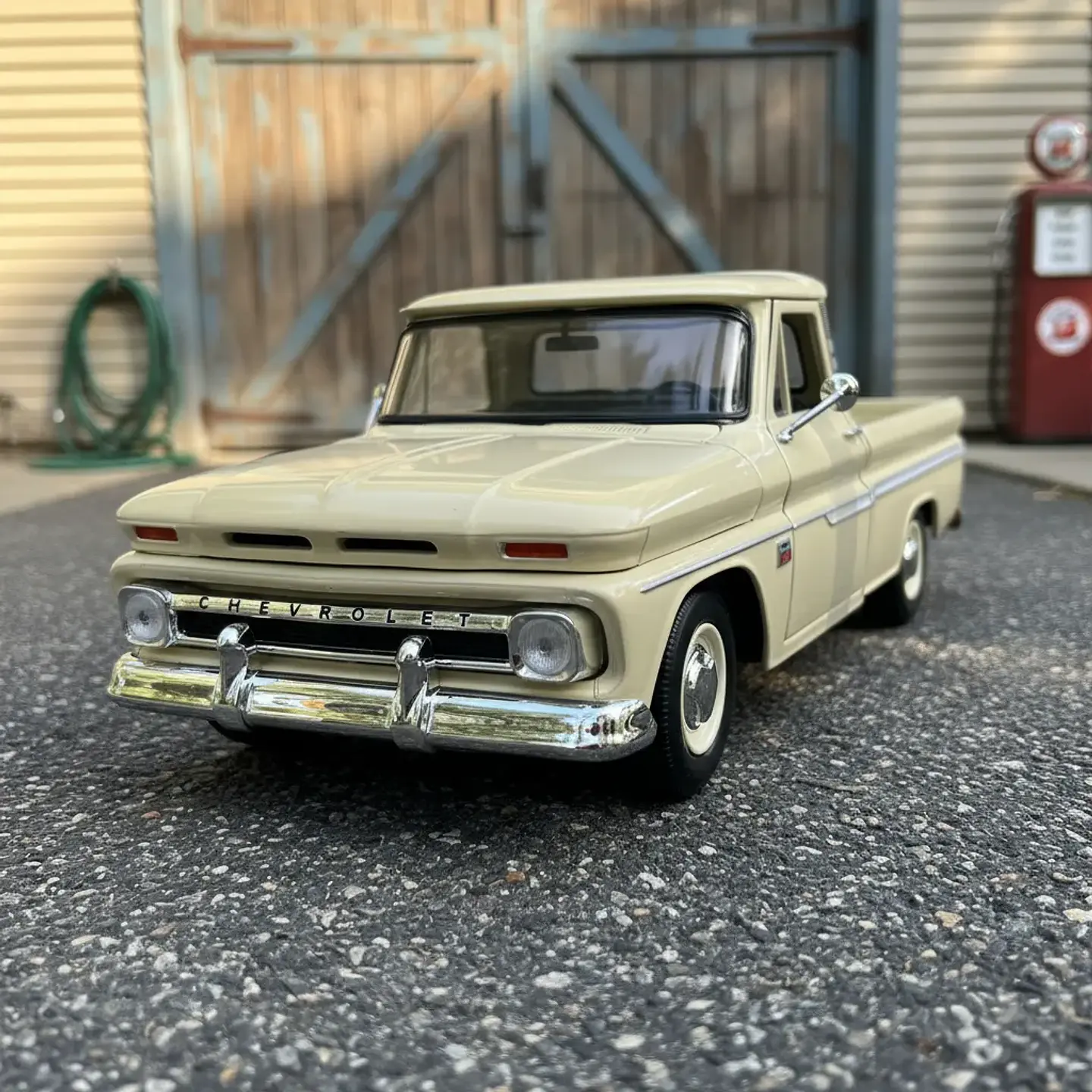 Camioneta Chevrolet C10 Fleetside Pick-Up | Motormax 1:24 3