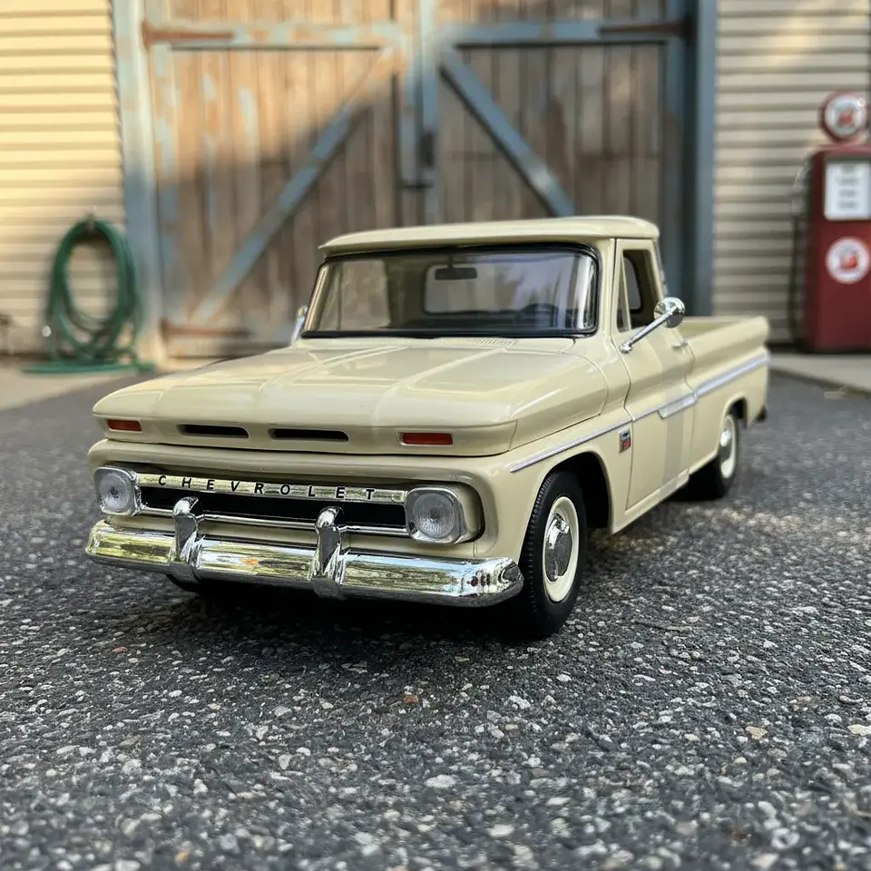 Camioneta Chevrolet C10 Fleetside Pick-Up | Motormax 1:24 3
