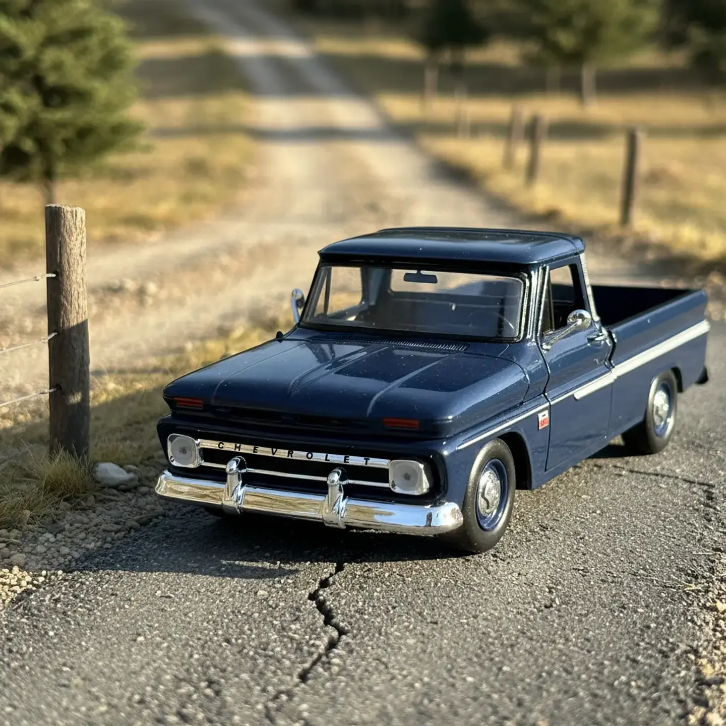 Camioneta Chevrolet C10 Fleetside Pick-Up | Motormax 1:24 12