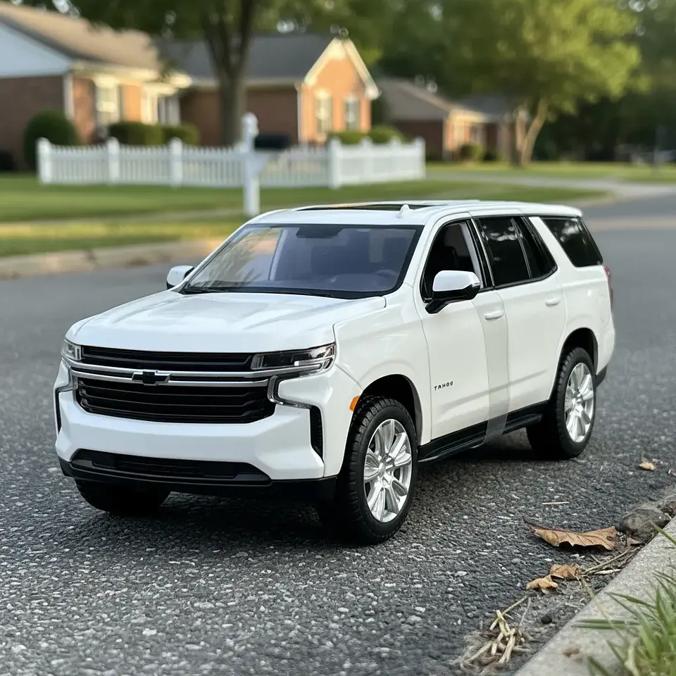 Camioneta Chevrolet Tahoe 2021 Maisto Special Edition 1:26 1