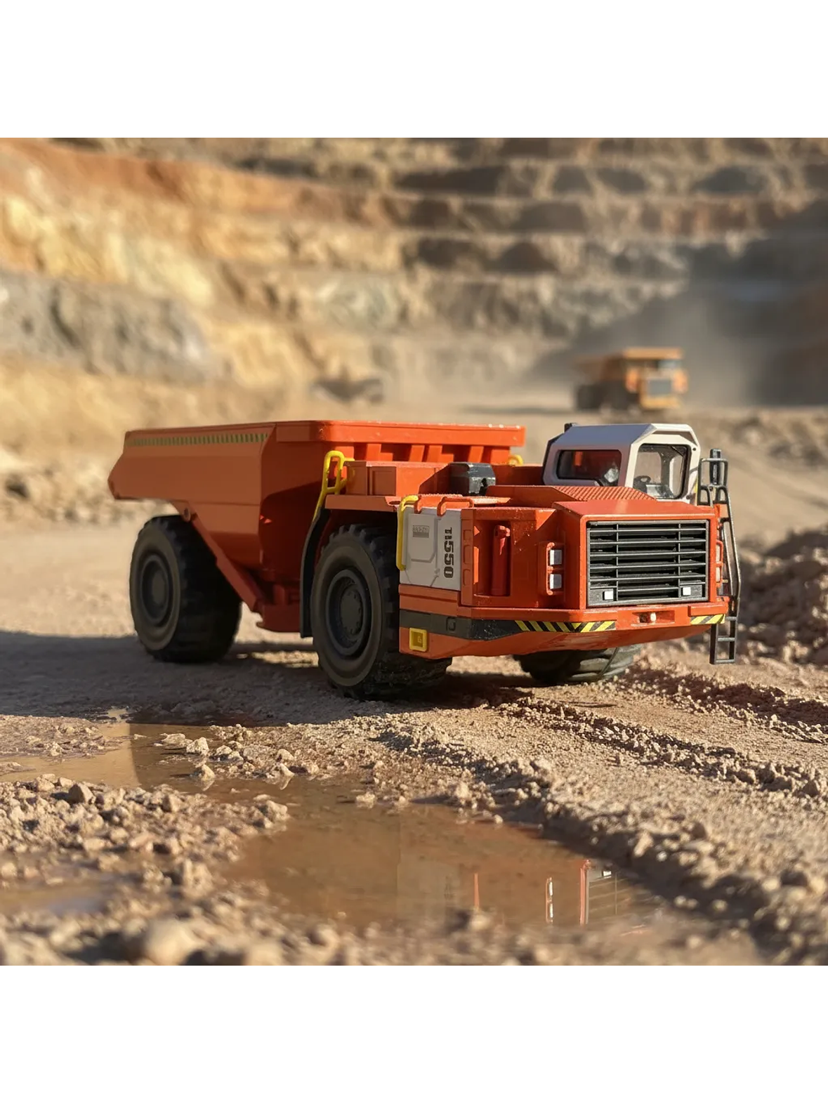 Conrad 1:50 Sandvik TH550 Underground Dumper 2729/02 | Ruta Nostalgia Chile 1