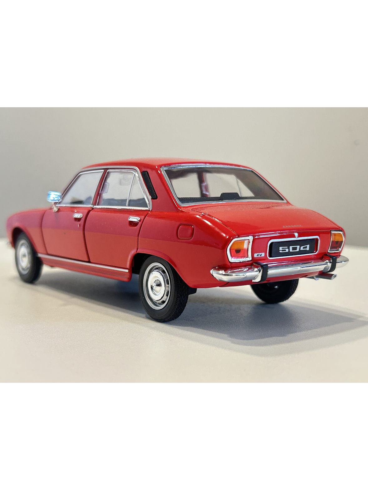 Peugeot 504 1975 azul Welly 1:24 – Clásico familiar y taxi de los 70 21