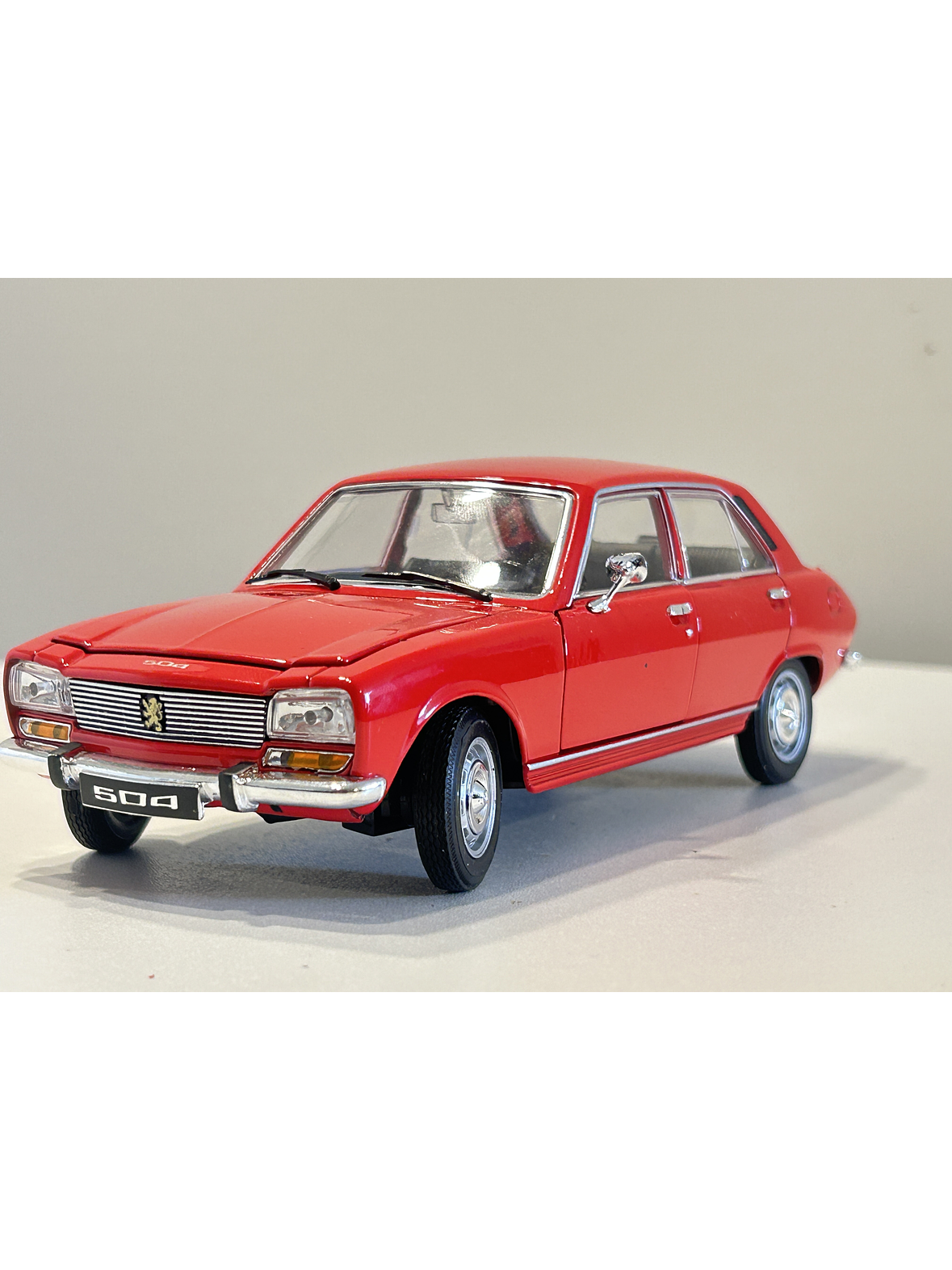 Peugeot 504 1975 azul Welly 1:24 – Clásico familiar y taxi de los 70 12