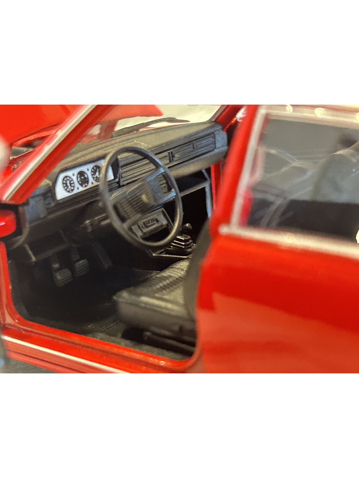 Peugeot 504 1975 azul Welly 1:24 – Clásico familiar y taxi de los 70 15