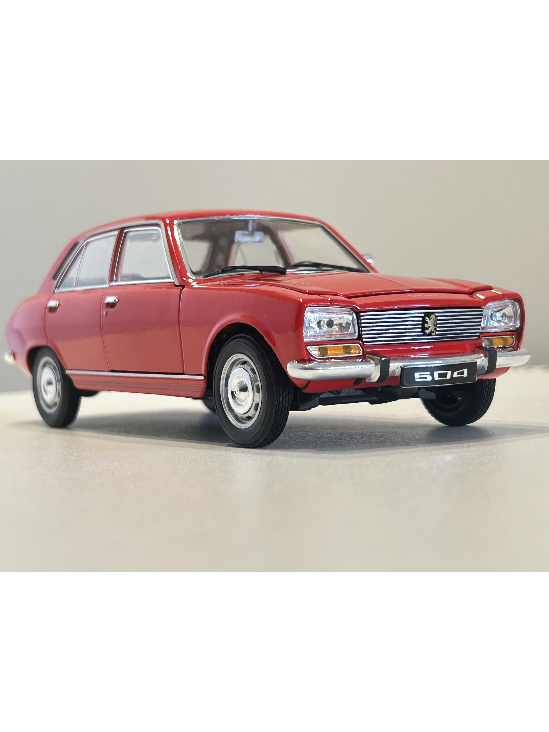 Peugeot 504 1975 azul Welly 1:24 – Clásico familiar y taxi de los 70 16