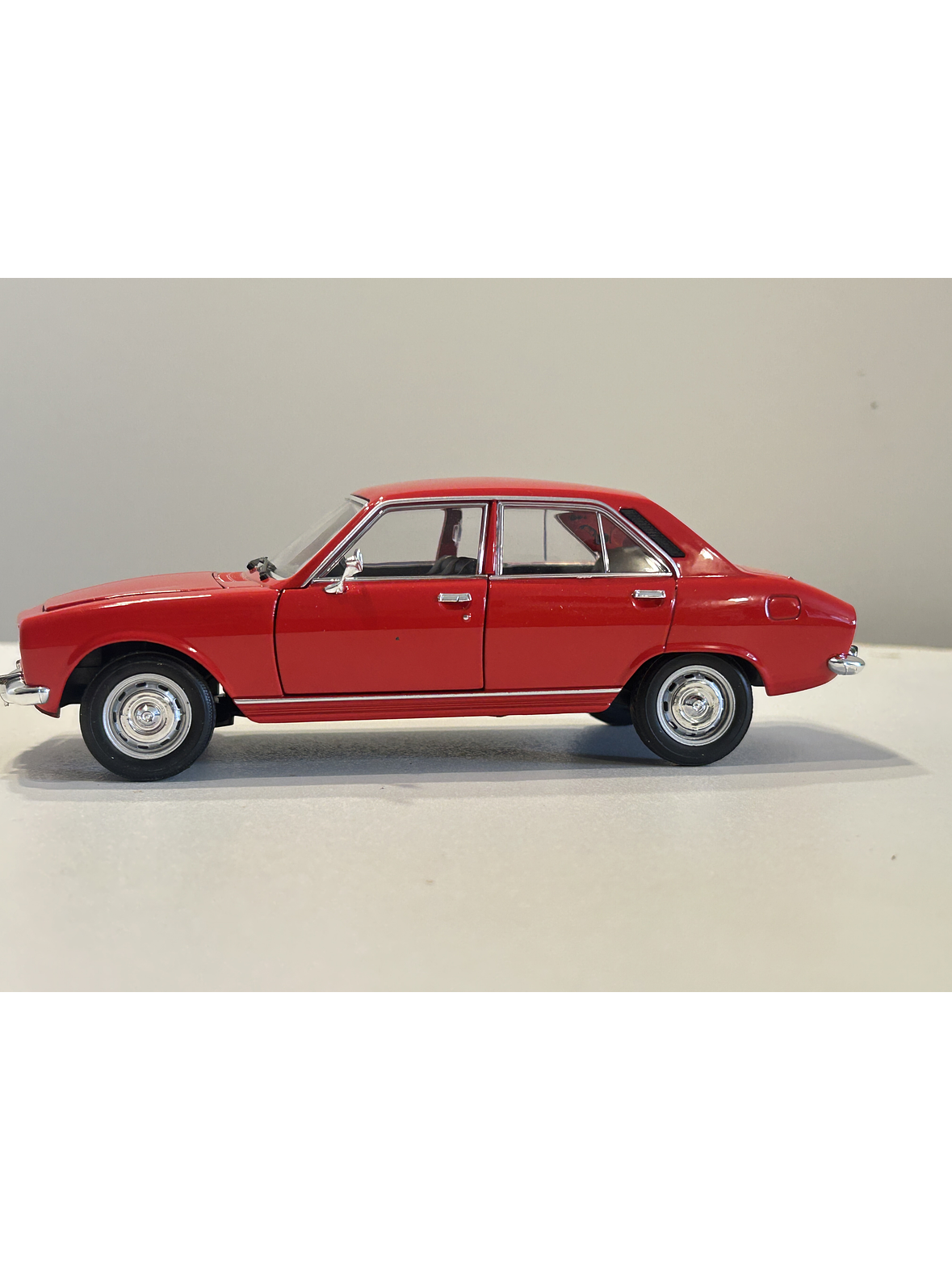 Peugeot 504 1975 azul Welly 1:24 – Clásico familiar y taxi de los 70 20