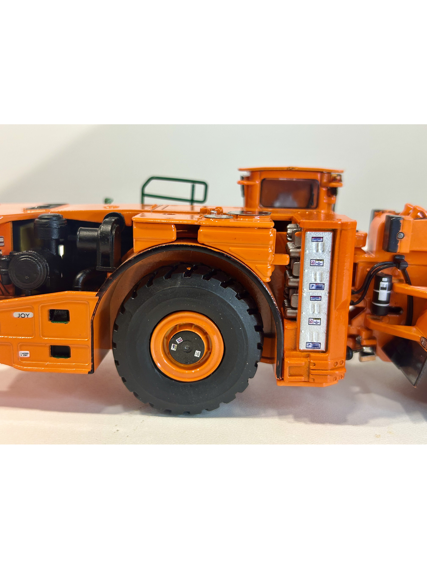 Cargador híbrido KOMATSU WX22H 1:50 – Modelo diecast de minería subterránea (naranja, fundido a presión) 5