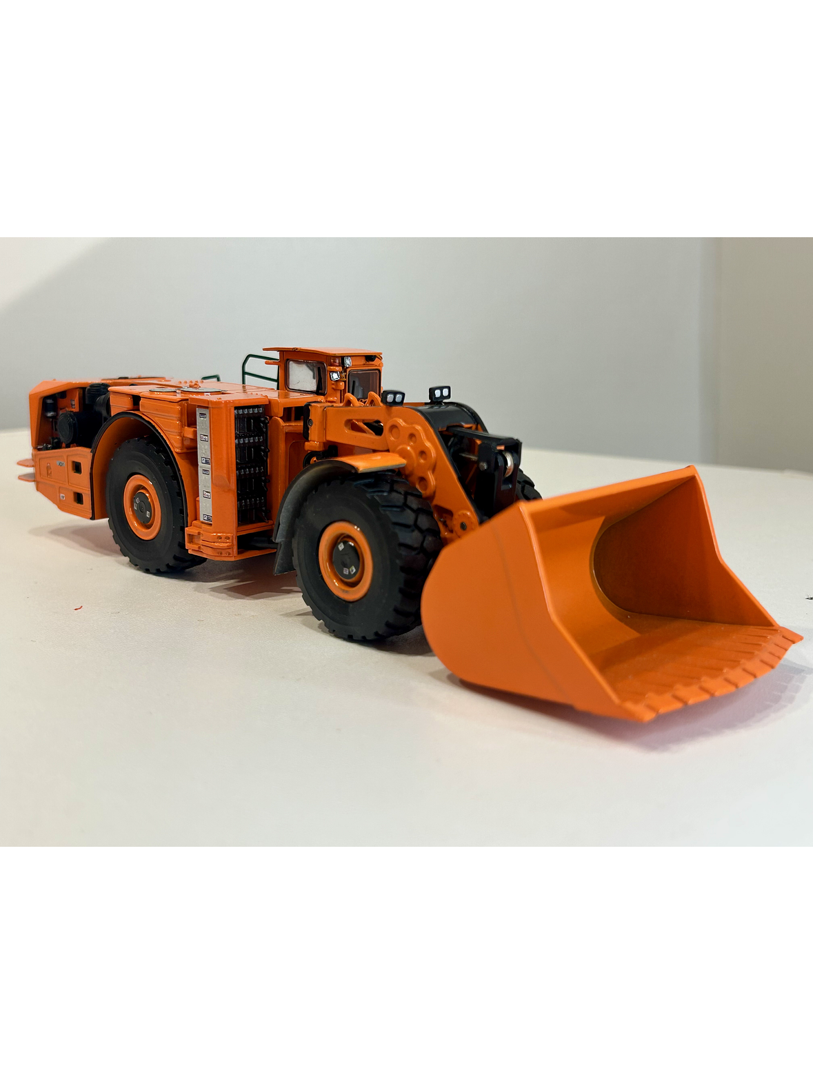 Cargador híbrido KOMATSU WX22H 1:50 – Modelo diecast de minería subterránea (naranja, fundido a presión) 3