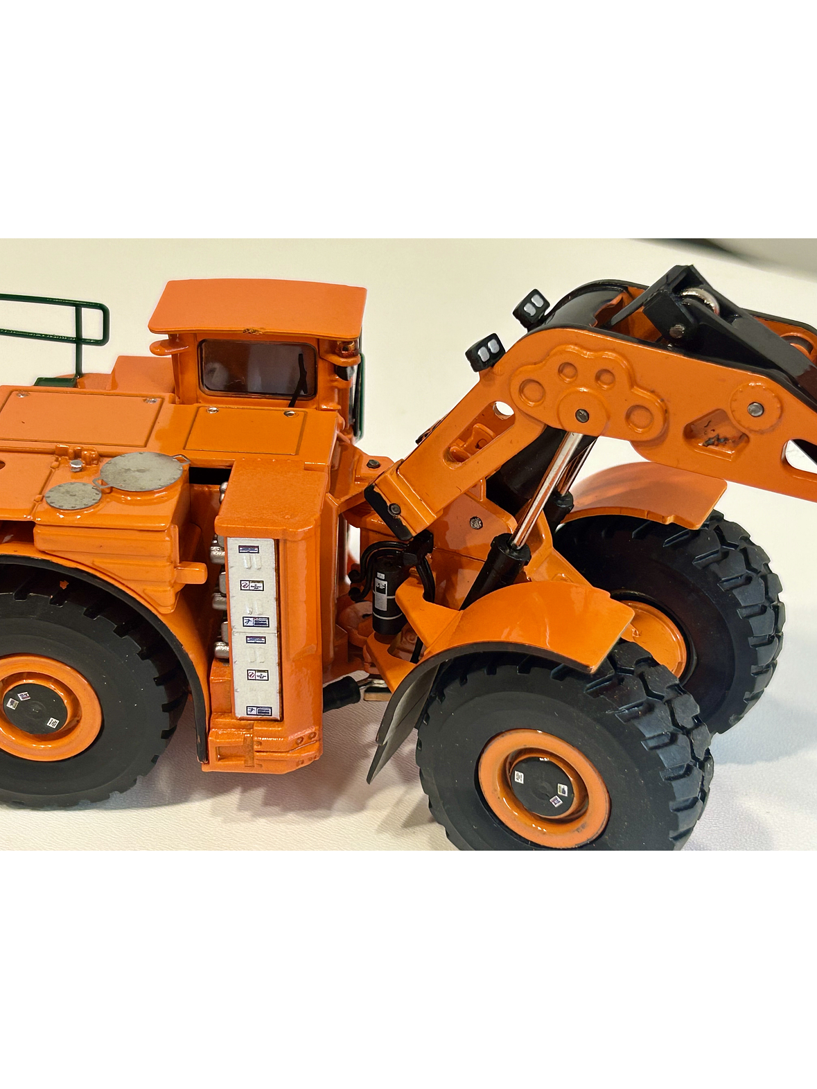 Cargador híbrido KOMATSU WX22H 1:50 – Modelo diecast de minería subterránea (naranja, fundido a presión) 6