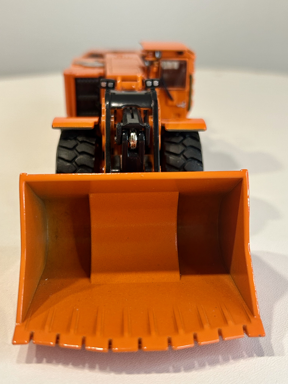 Cargador híbrido KOMATSU WX22H 1:50 – Modelo diecast de minería subterránea (naranja, fundido a presión) 2