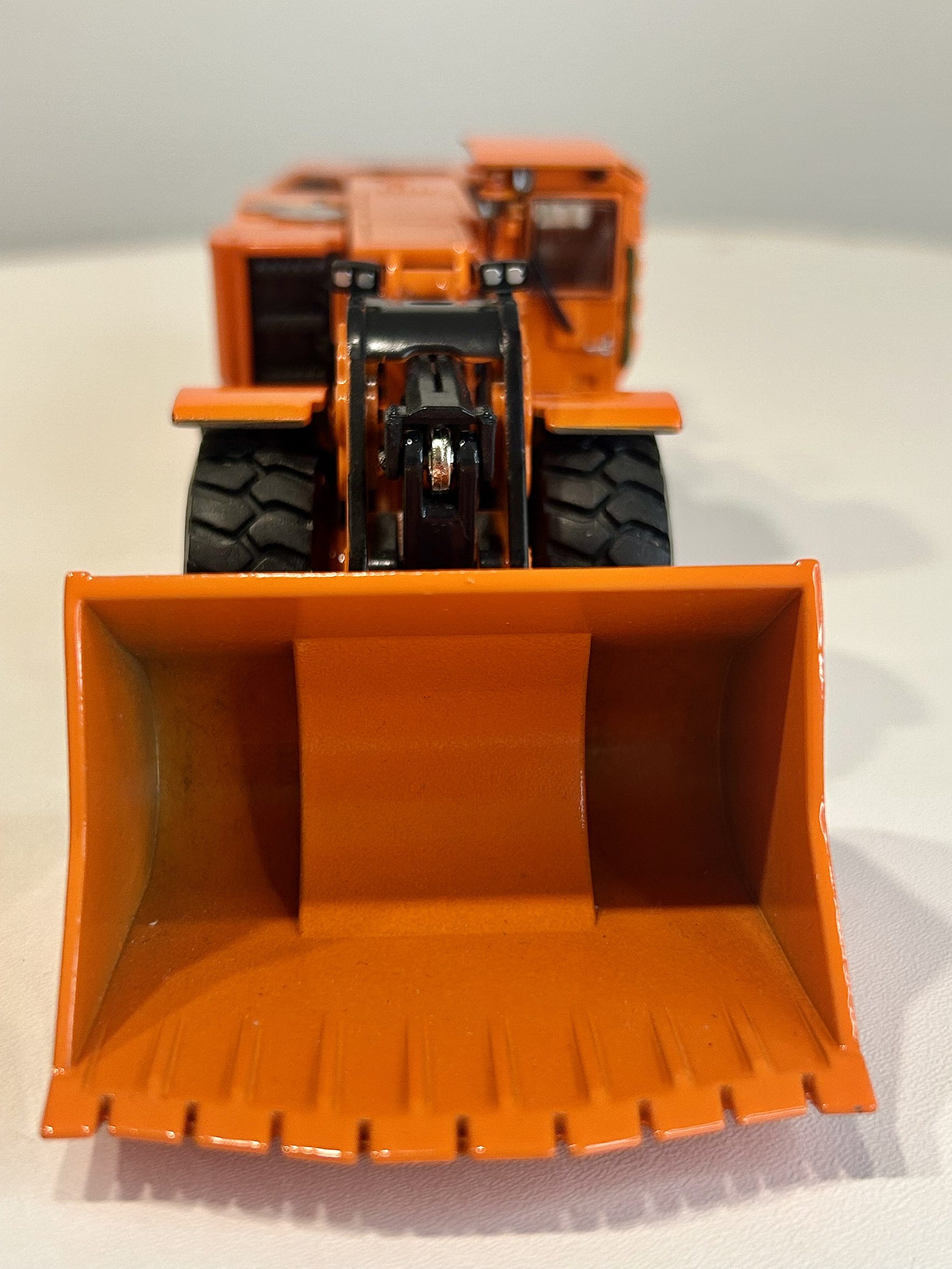 Cargador híbrido KOMATSU WX22H 1:50 – Modelo diecast de minería subterránea (naranja, fundido a presión) 2