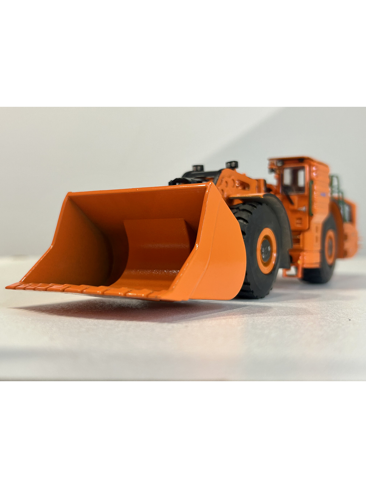 Cargador híbrido KOMATSU WX22H 1:50 – Modelo diecast de minería subterránea (naranja, fundido a presión) 1