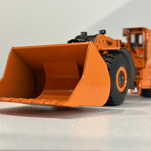 Cargador híbrido KOMATSU WX22H 1:50 – Modelo diecast de minería subterránea (naranja, fundido a presión)