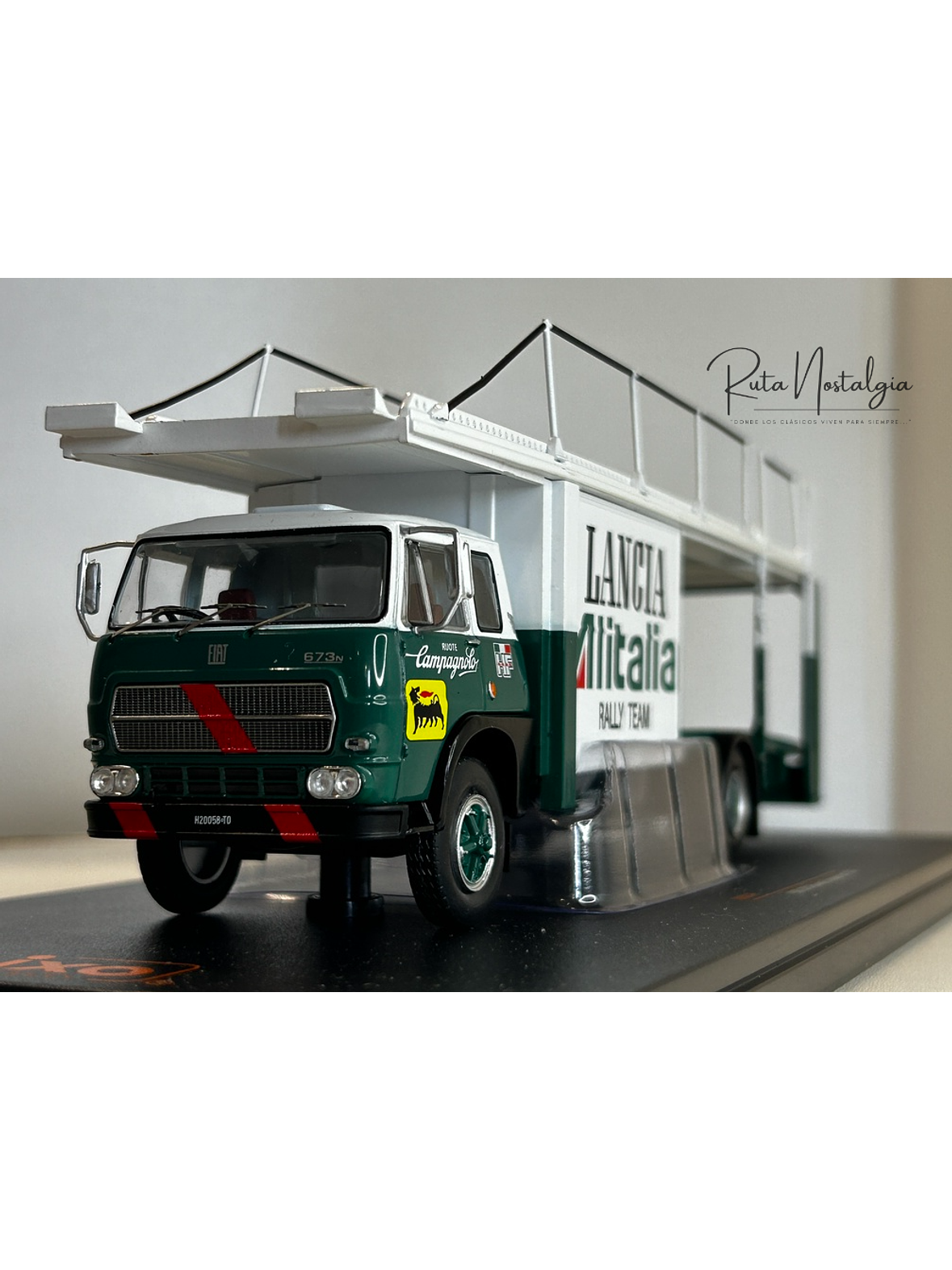 Camión Fiat 673 Lancia Alitalia Rally Team 1976 IXO 1:43 – Transportador de autos de rally clásico coleccionable 1