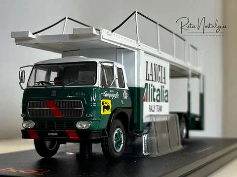 Camión Fiat 673 Lancia Alitalia Rally Team 1976 IXO 1:43 – Transportador de autos de rally clásico coleccionable