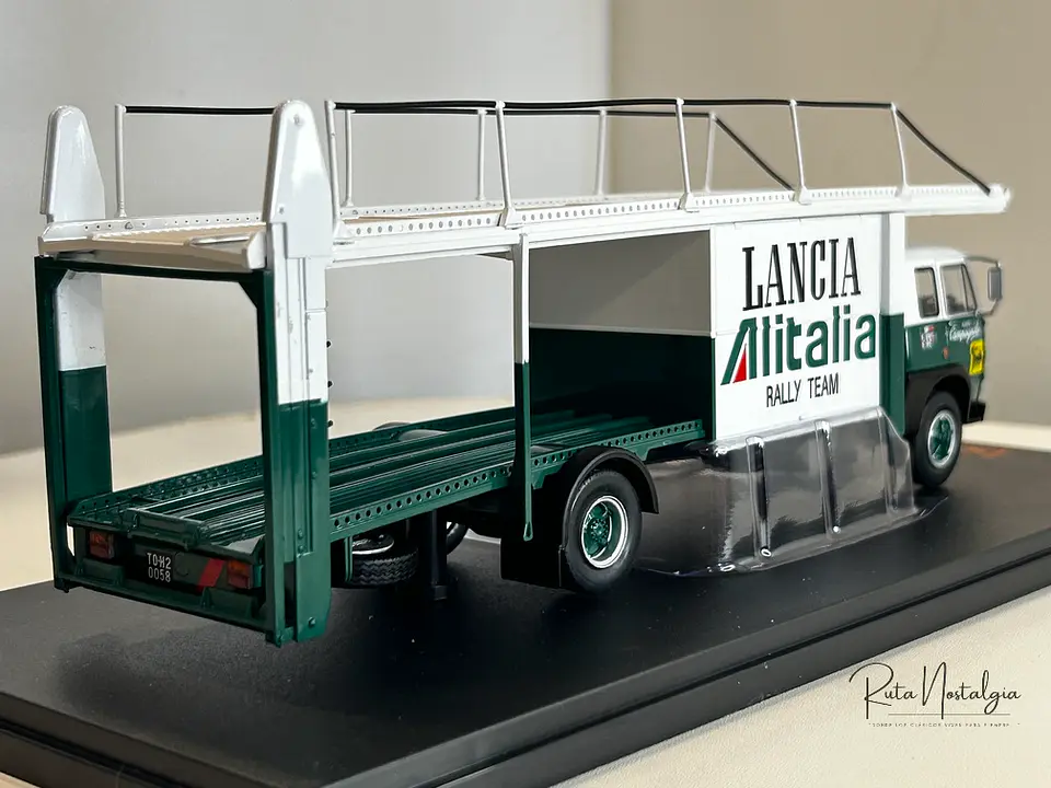 Camión Fiat 673 Lancia Alitalia Rally Team 1976 IXO 1:43 5