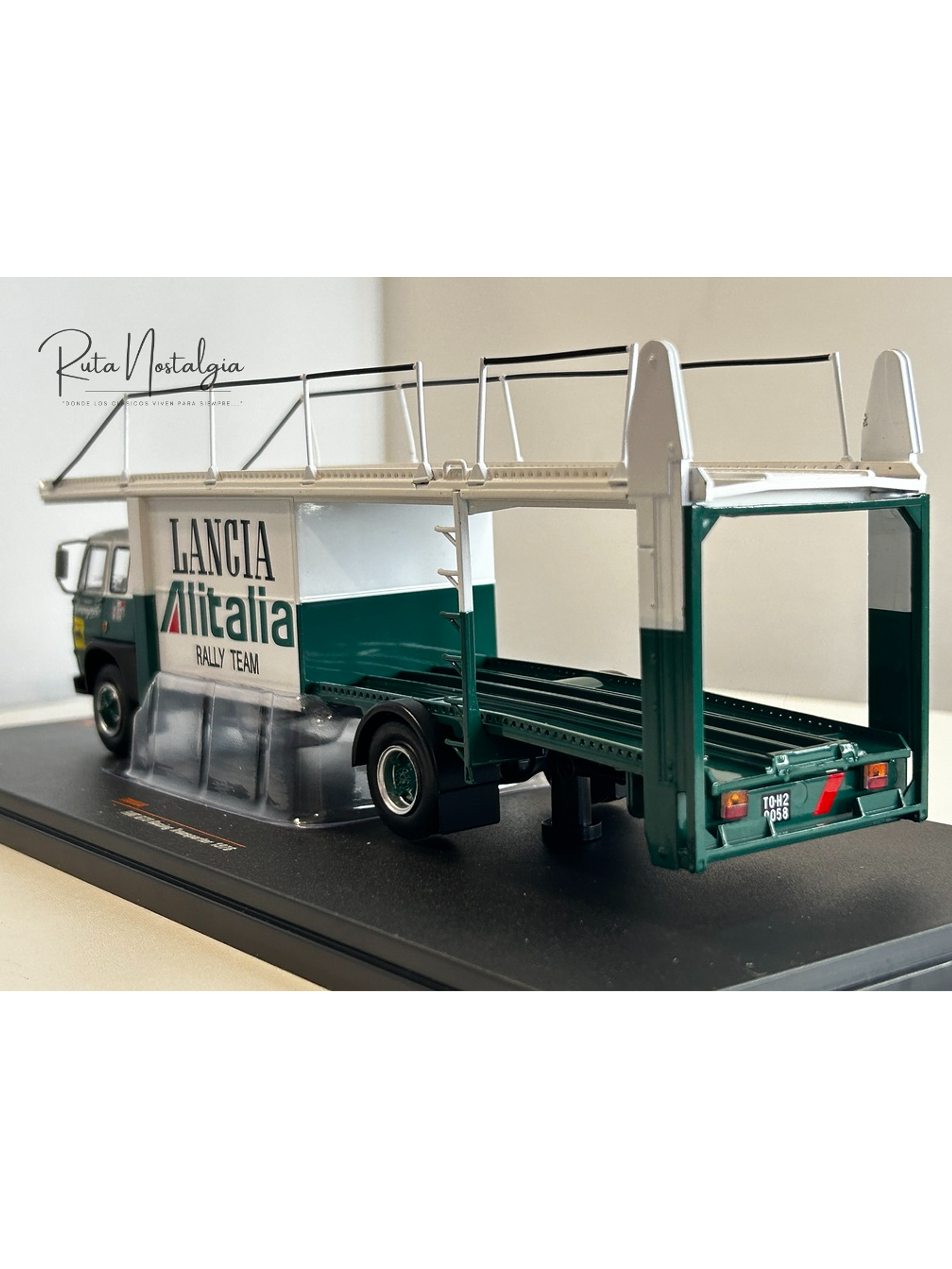 Camión Fiat 673 Lancia Alitalia Rally Team 1976 IXO 1:43 – Transportador de autos de rally clásico coleccionable 6