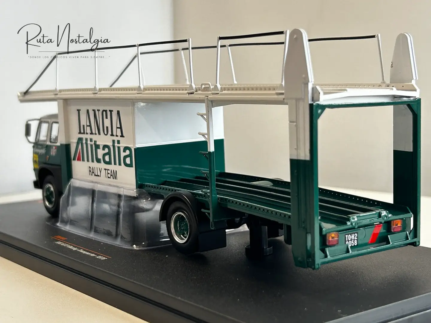 Camión Fiat 673 Lancia Alitalia Rally Team 1976 IXO 1:43 6