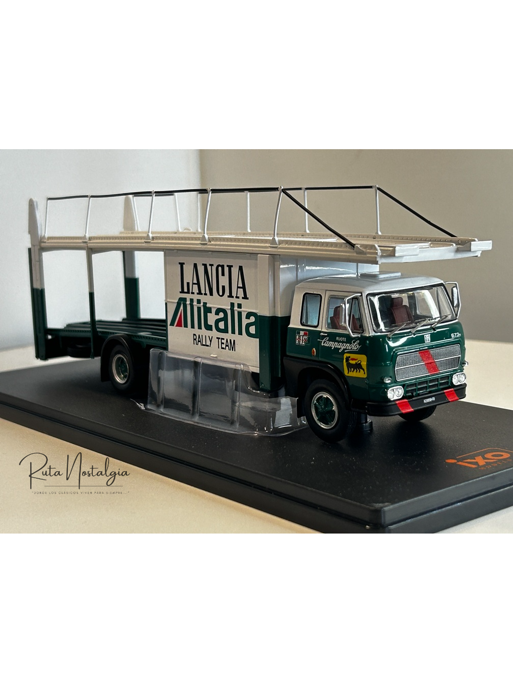 Camión Fiat 673 Lancia Alitalia Rally Team 1976 IXO 1:43 – Transportador de autos de rally clásico coleccionable 3