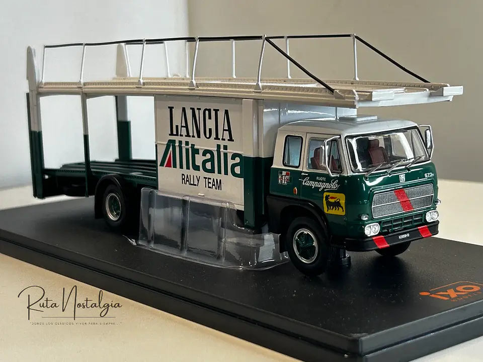Camión Fiat 673 Lancia Alitalia Rally Team 1976 IXO 1:43 3