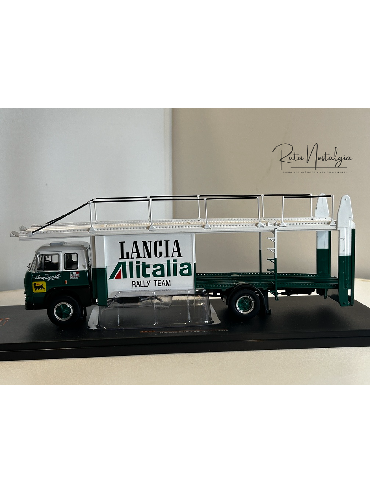 Camión Fiat 673 Lancia Alitalia Rally Team 1976 IXO 1:43 – Transportador de autos de rally clásico coleccionable 7