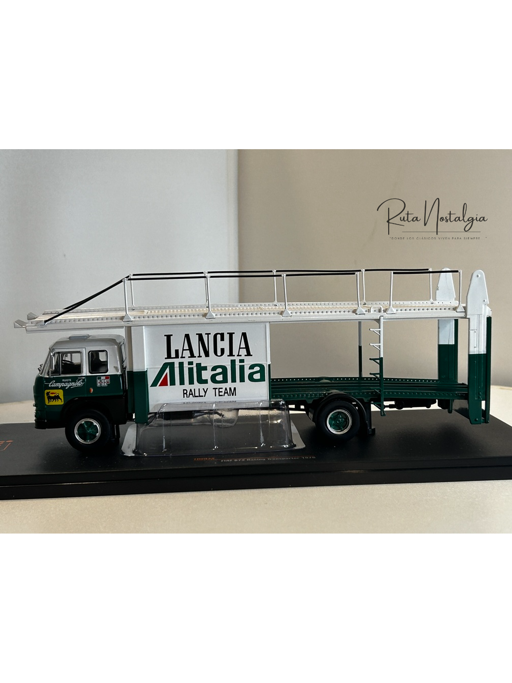 Camión Fiat 673 Lancia Alitalia Rally Team 1976 IXO 1:43 – Transportador de autos de rally clásico coleccionable 7