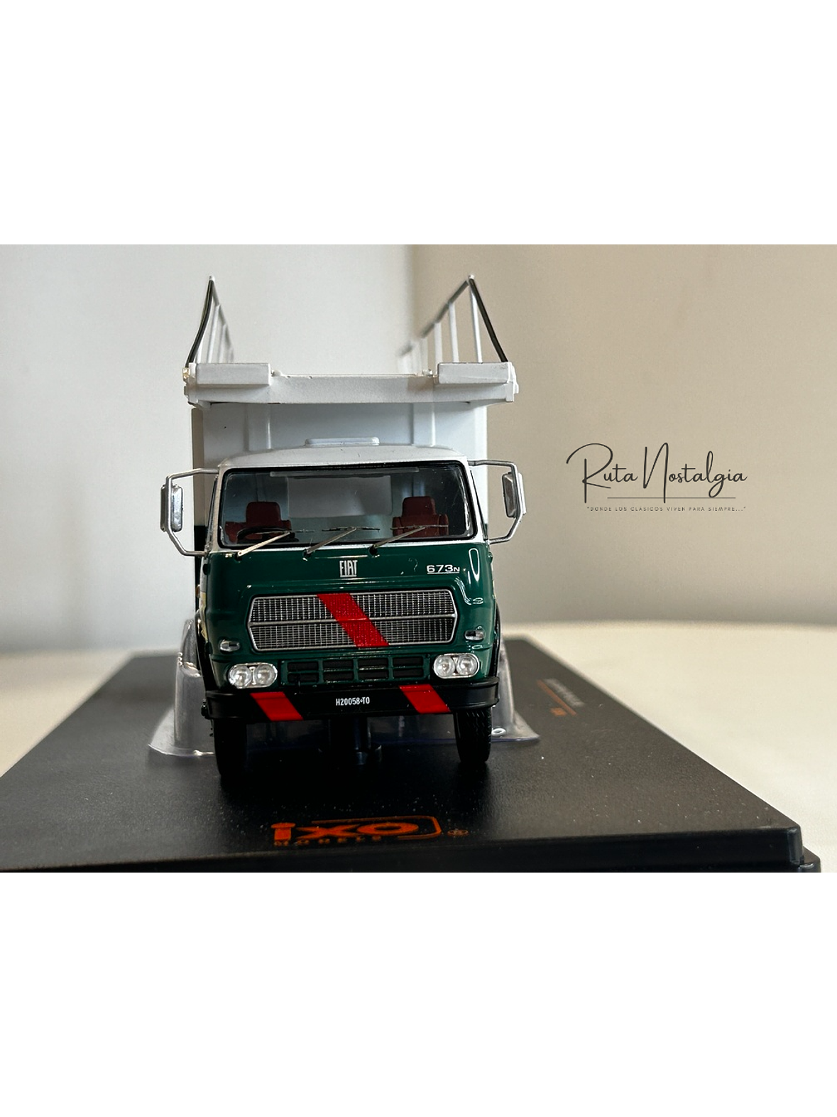 Camión Fiat 673 Lancia Alitalia Rally Team 1976 IXO 1:43 – Transportador de autos de rally clásico coleccionable 2