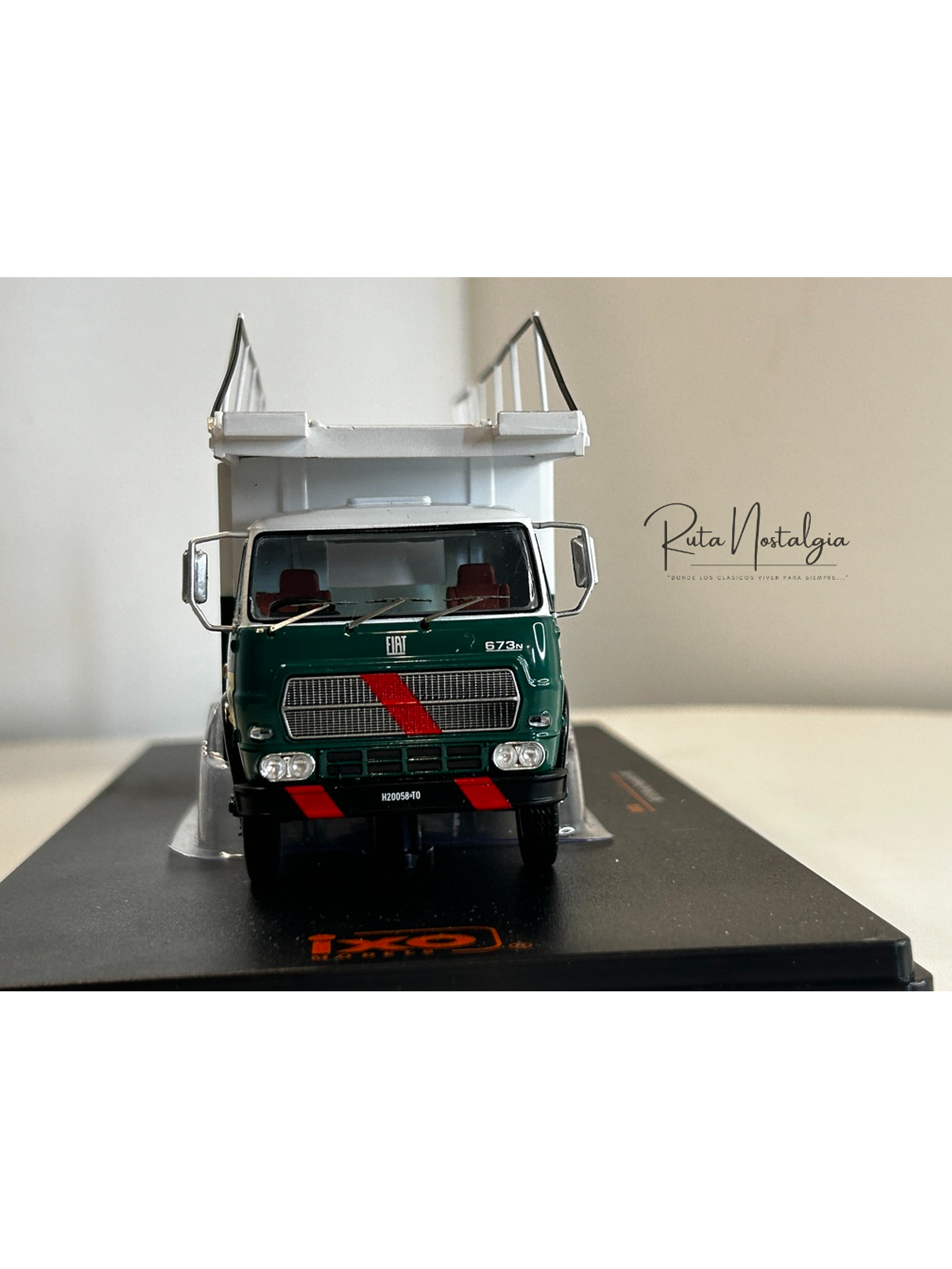 Camión Fiat 673 Lancia Alitalia Rally Team 1976 IXO 1:43 – Transportador de autos de rally clásico coleccionable 2