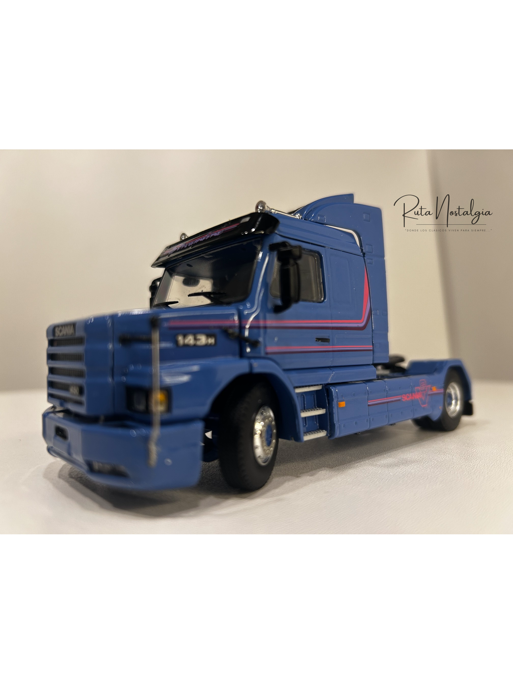 Scania 3 Series 143H Torpedo Streamline 4x2 WSI 1:50 – Camión clásico V8 a escala 4