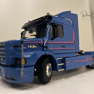 Scania 3 Series 143H Torpedo Streamline 4x2 WSI 1:50 – Camión clásico V8 a escala