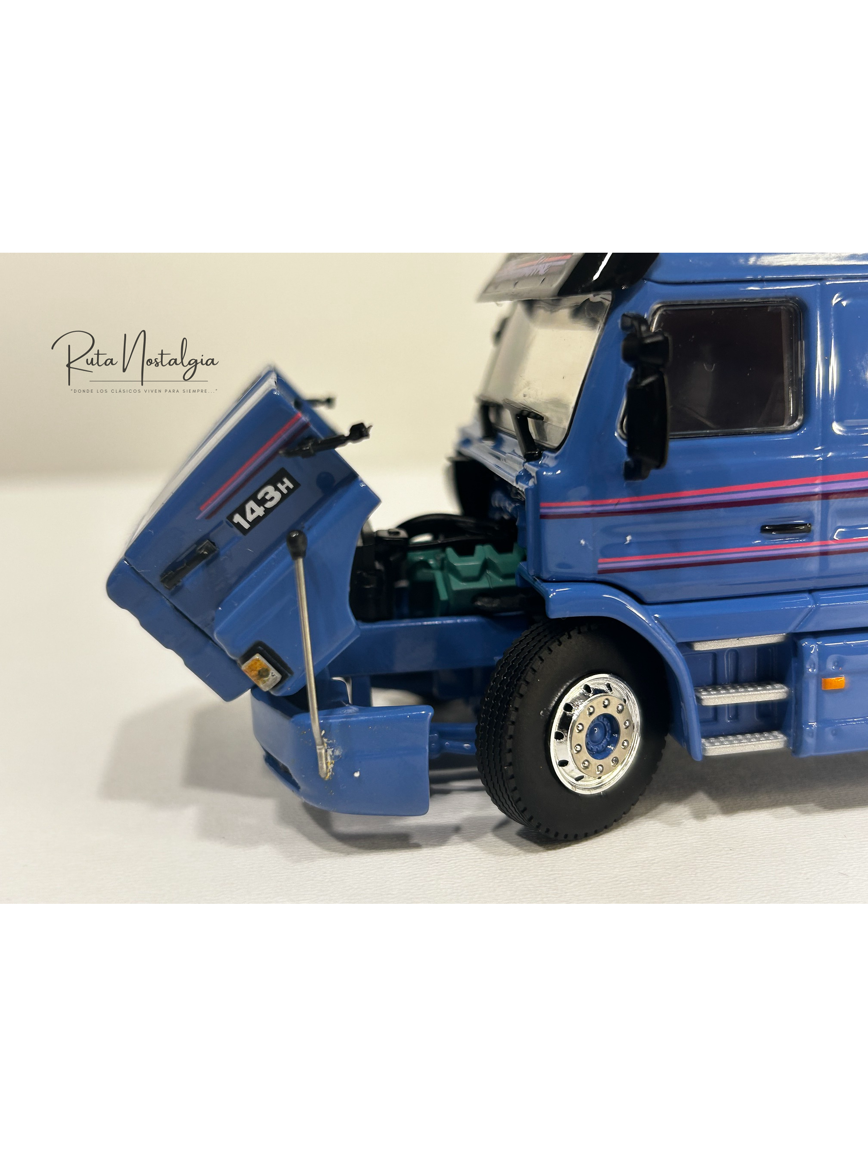 Scania 3 Series 143H Torpedo Streamline 4x2 WSI 1:50 – Camión clásico V8 a escala 5