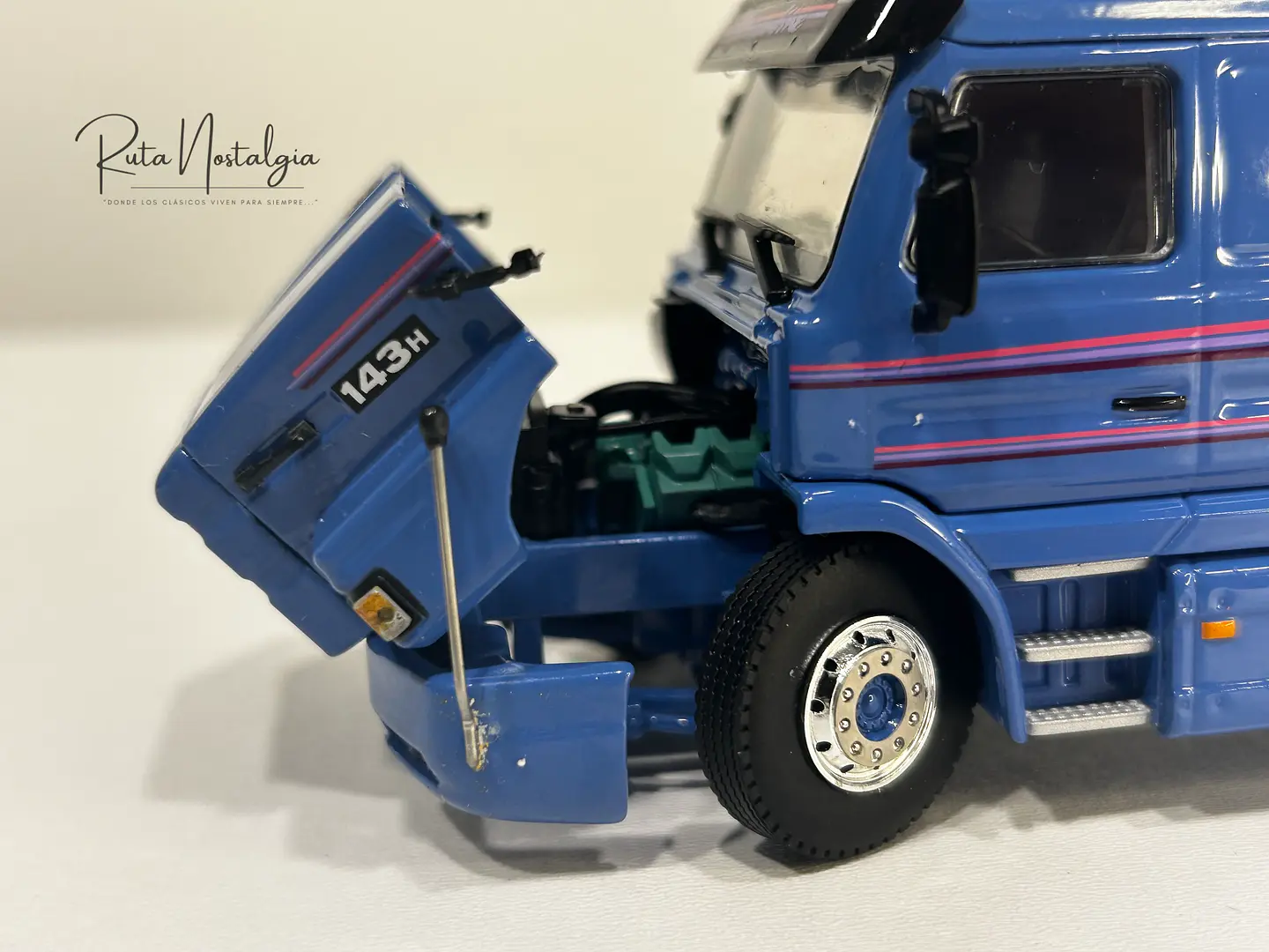 Camión Scania 3 Series 143H Torpedo Streamline | WSI 1:50 3
