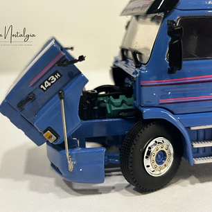 Scania 3 Series 143H Torpedo Streamline 4x2 WSI 1:50 – Camión clásico V8 a escala