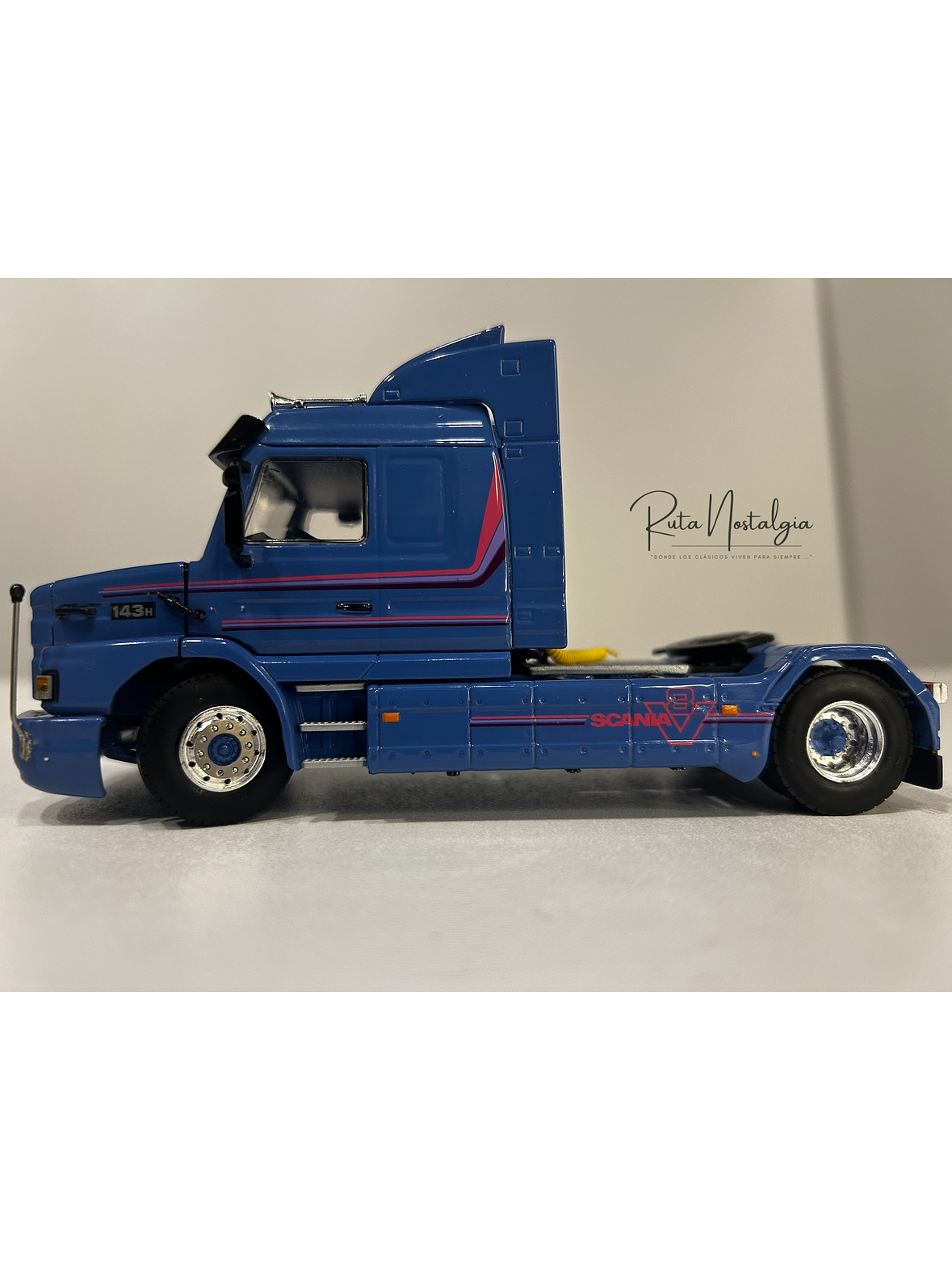 Scania 3 Series 143H Torpedo Streamline 4x2 WSI 1:50 – Camión clásico V8 a escala 6