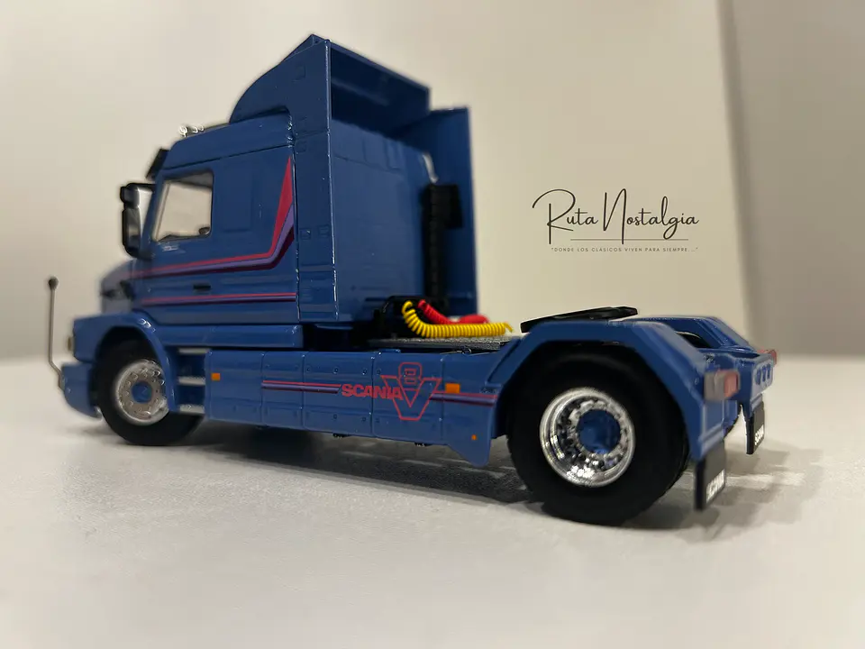 Camión Scania 3 Series 143H Torpedo Streamline | WSI 1:50 8