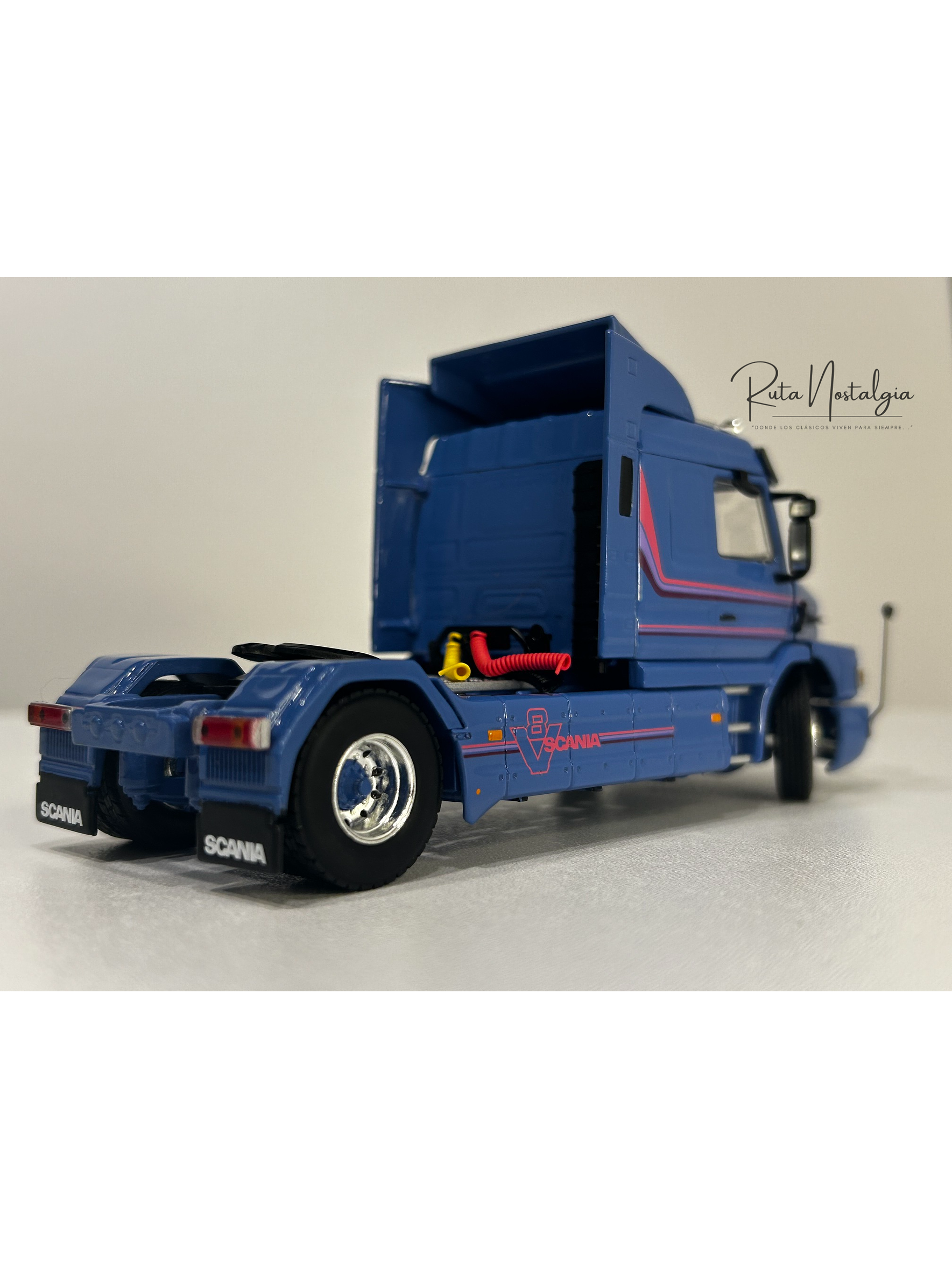 Scania 3 Series 143H Torpedo Streamline 4x2 WSI 1:50 – Camión clásico V8 a escala 9